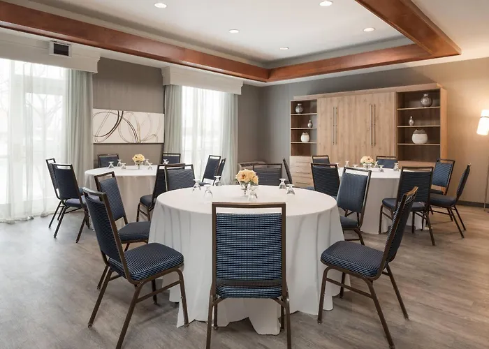 Courtyard By Marriott Toronto Vaughan
