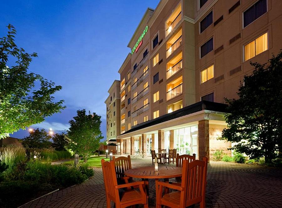 Courtyard By Marriott Toronto Hotel Vaughan