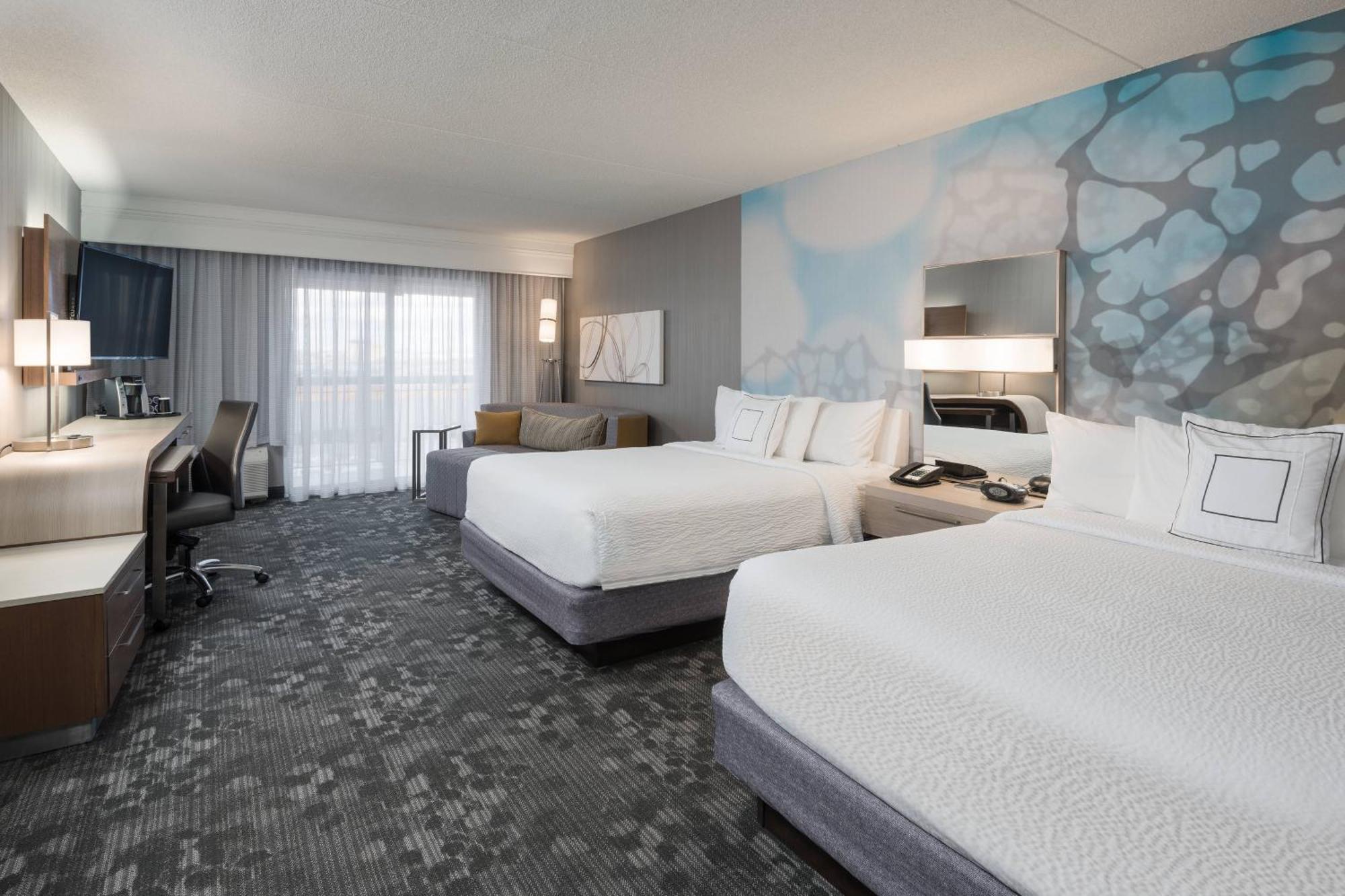 Hotel Courtyard By Marriott Toronto