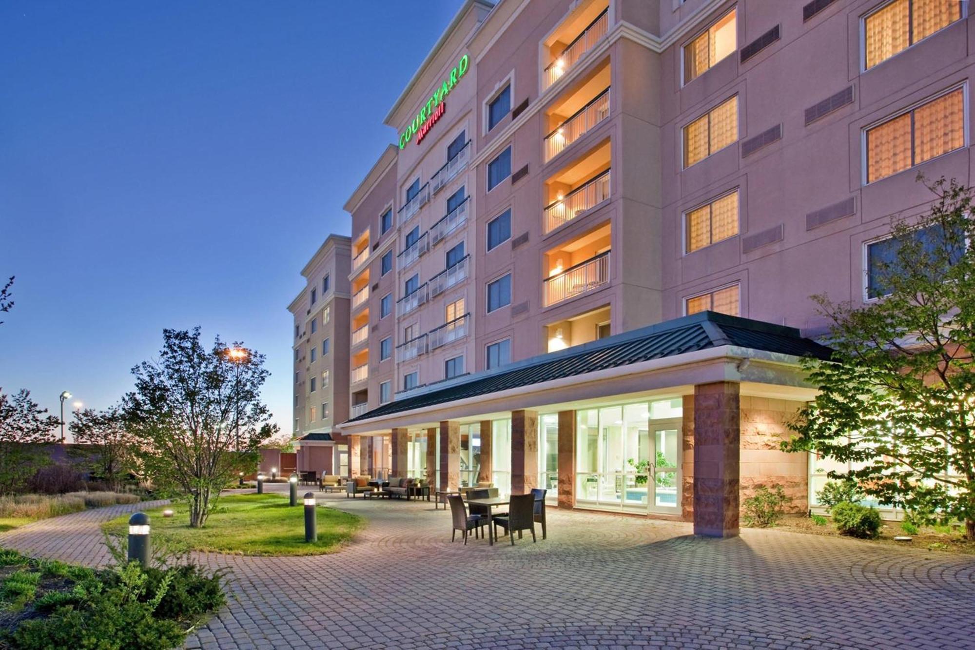 Courtyard By Marriott Toronto
