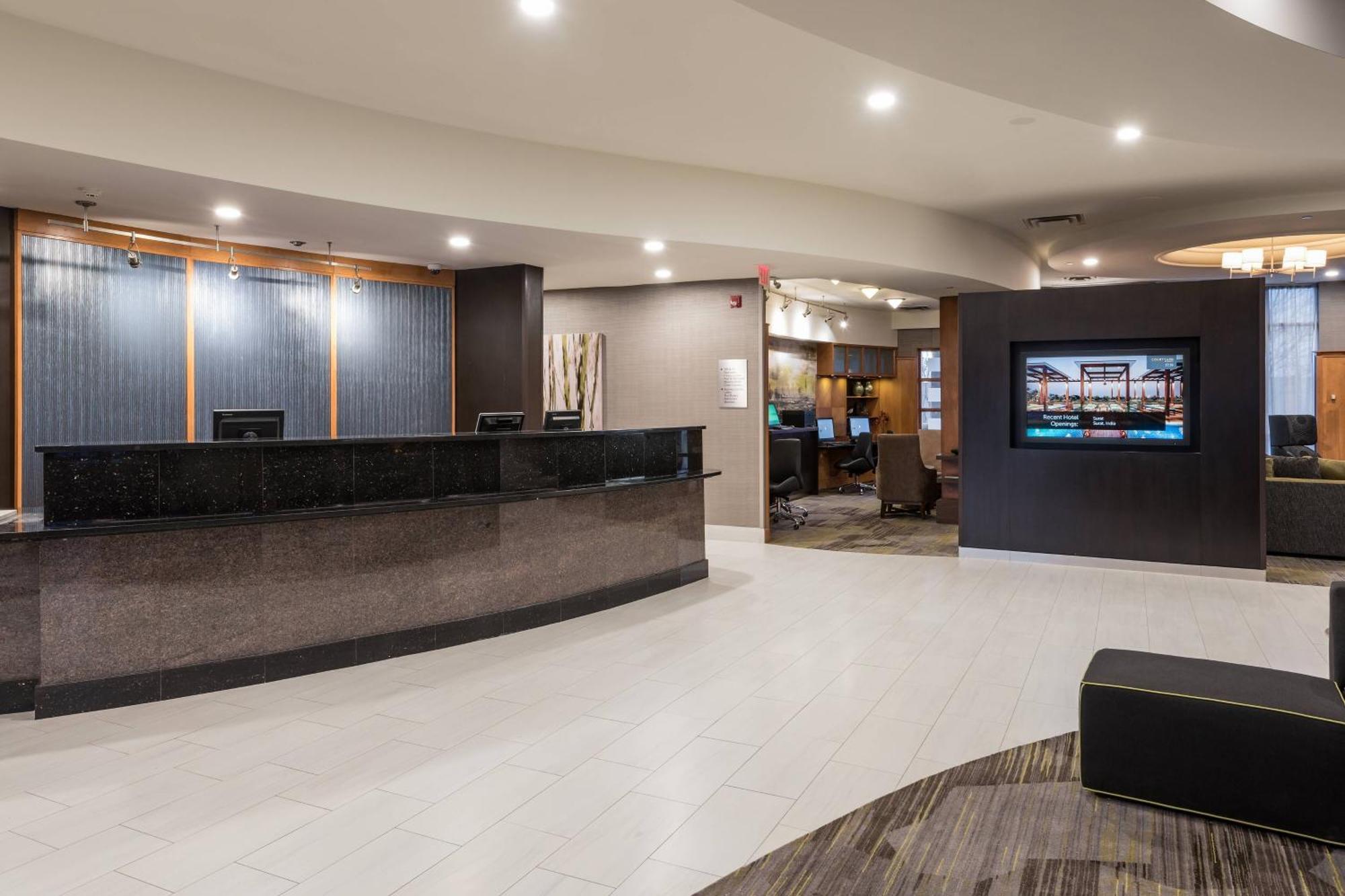 Hotel Courtyard By Marriott Toronto