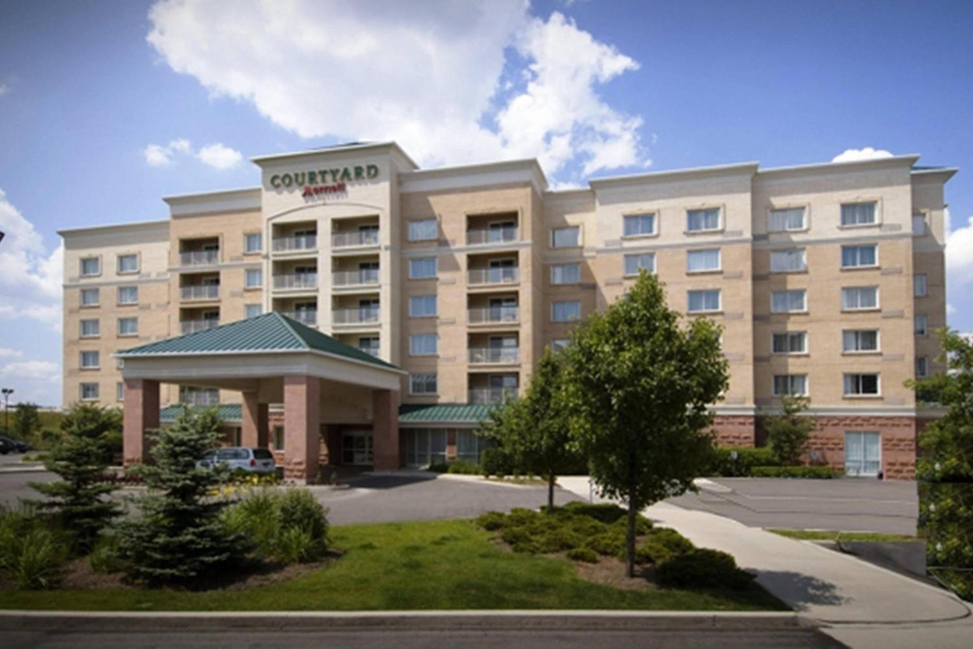 Hotel Courtyard By Marriott Toronto 3*