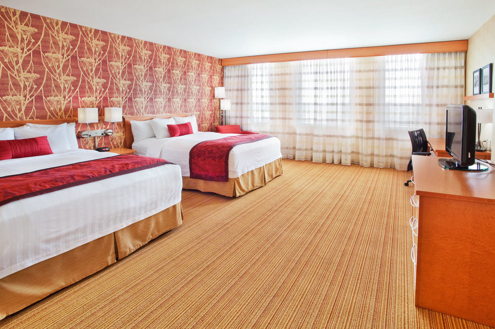 Courtyard By Marriott Toronto Hotel