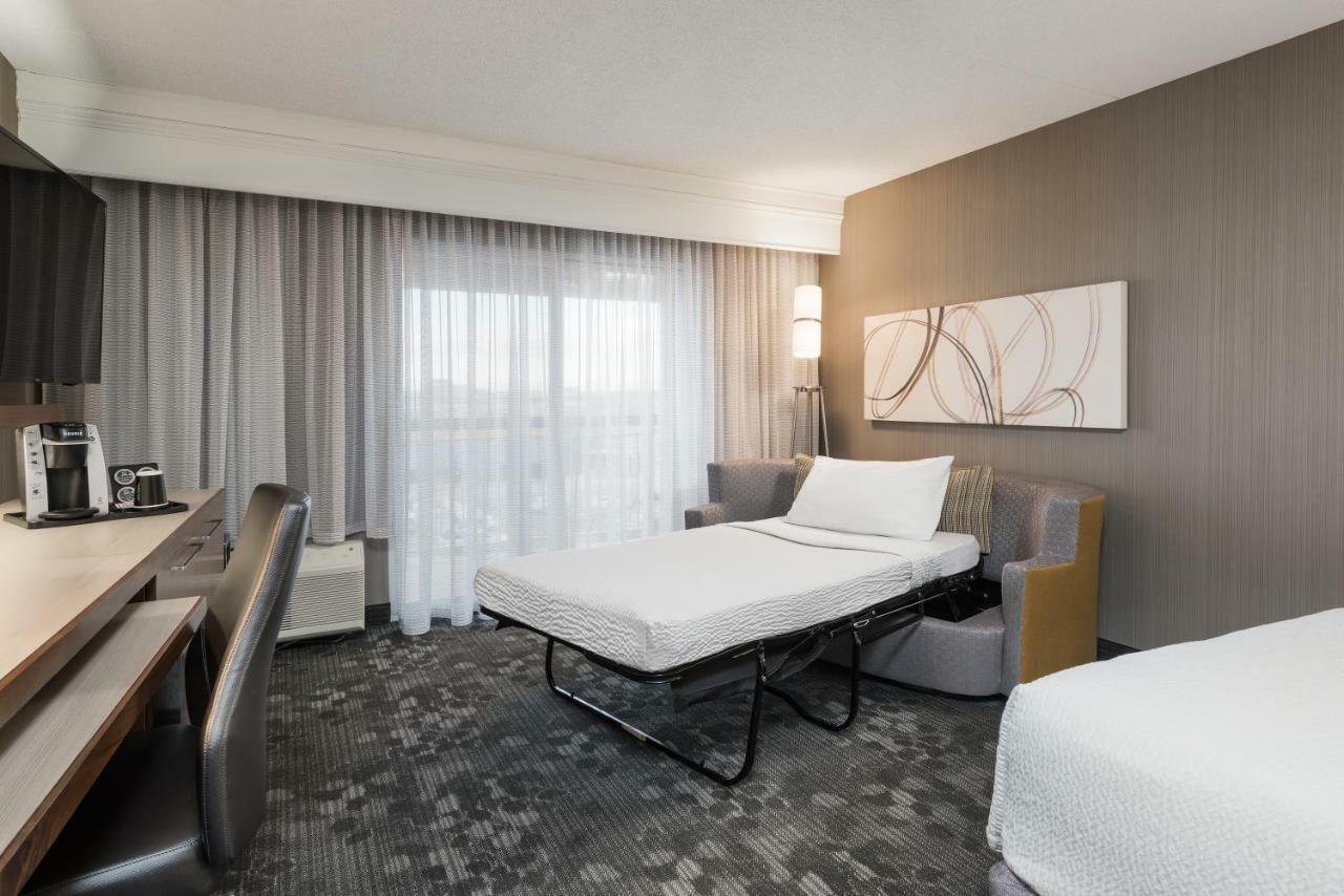 Courtyard By Marriott Toronto Hotel Vaughan