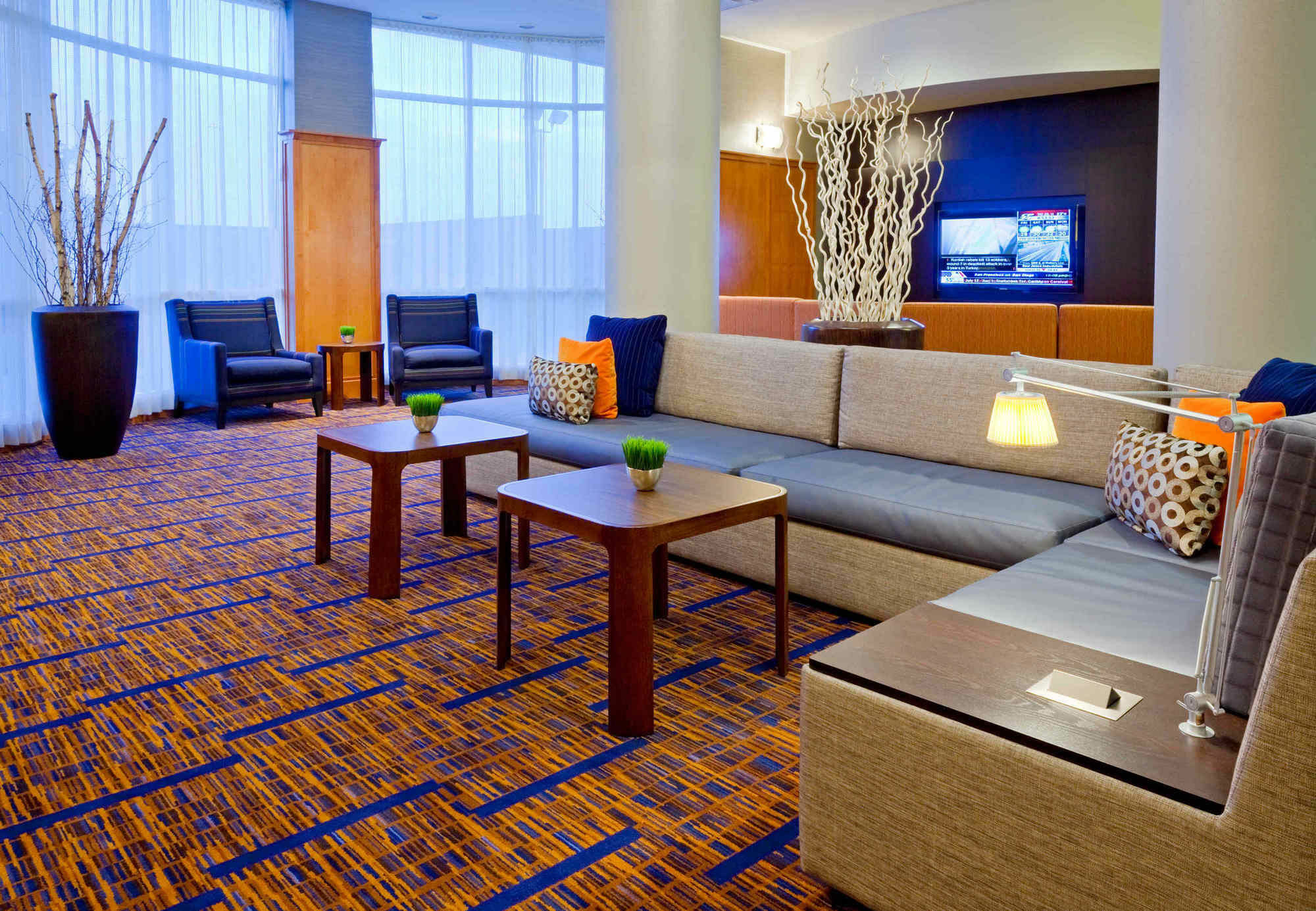 Courtyard By Marriott Toronto 3*