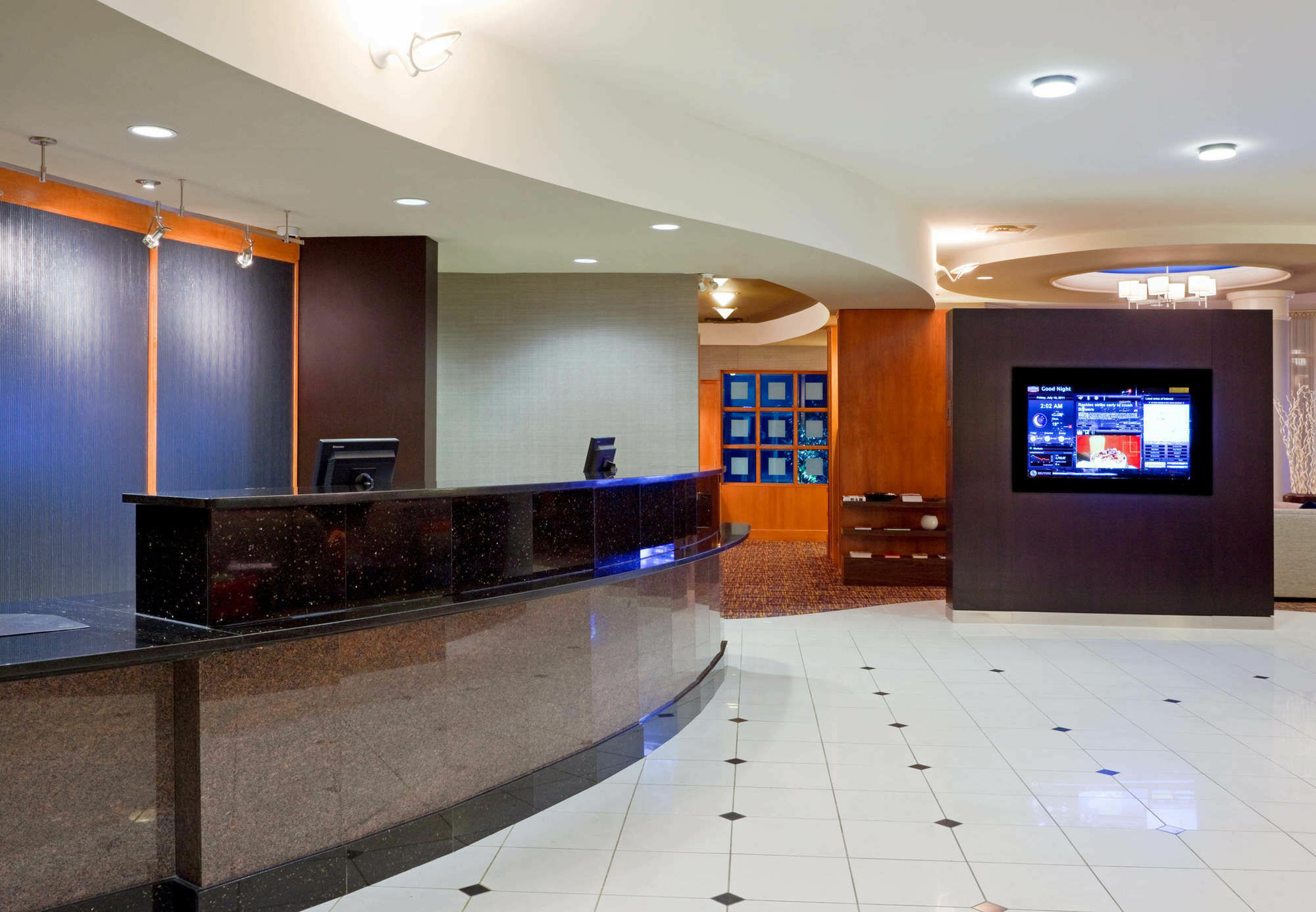Courtyard By Marriott Toronto Hotel 3*