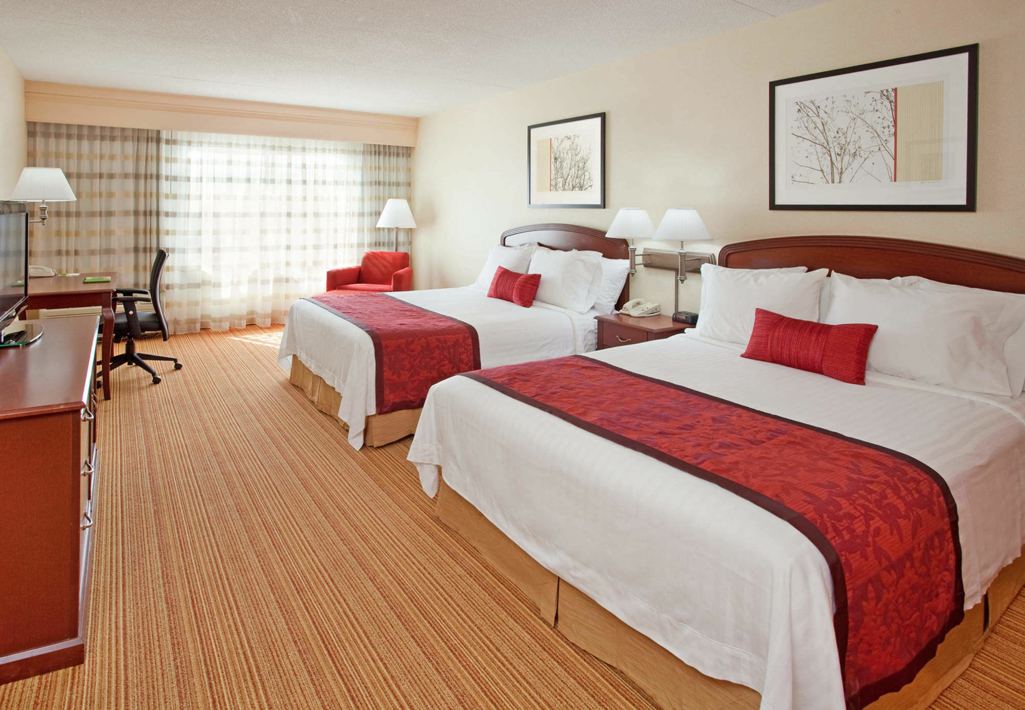 Hotel Courtyard By Marriott Toronto 3*